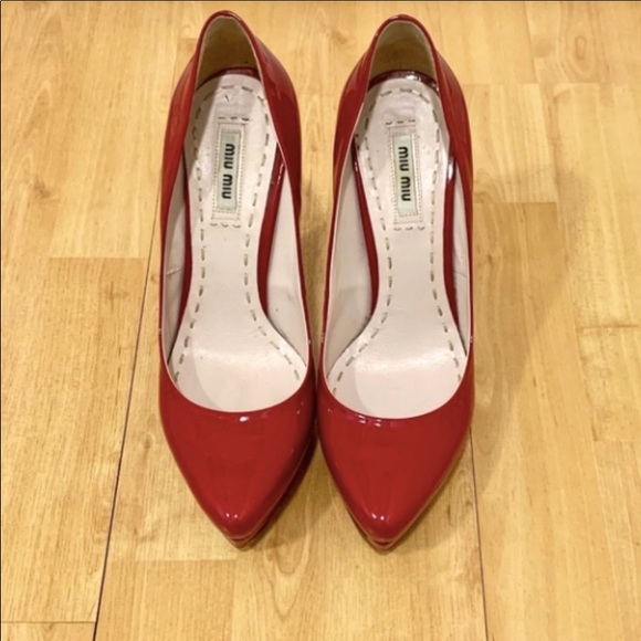 Prada Miu Miu like new red pumps - Picture 3 of 6